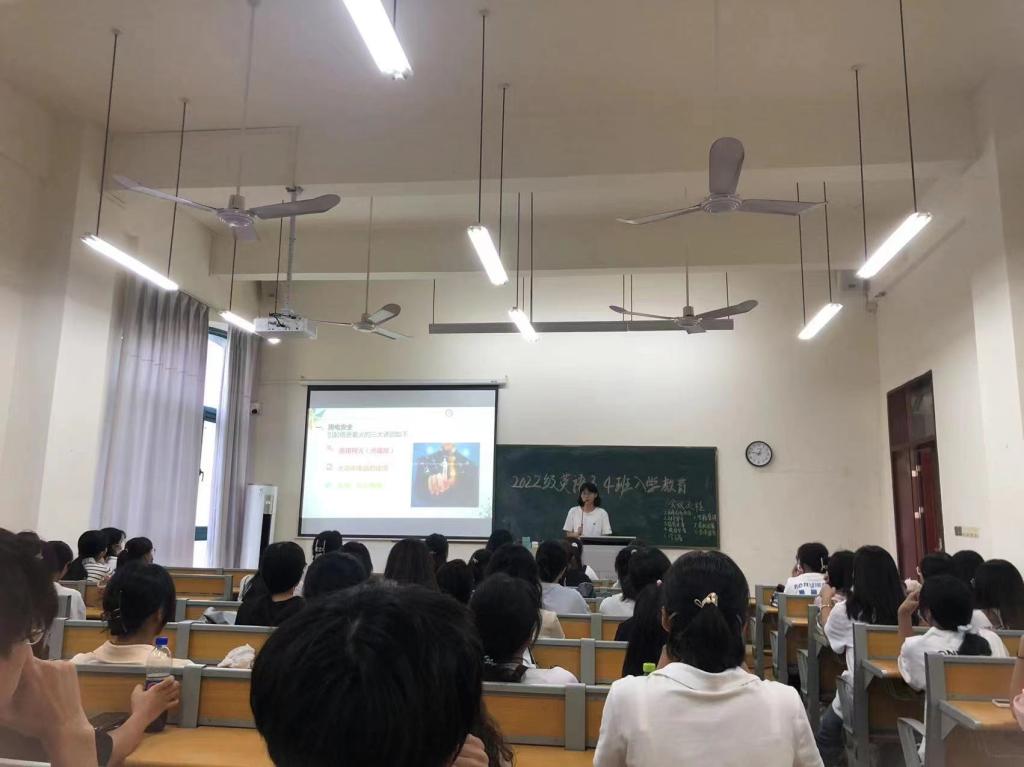 免费观看已满十八岁电视剧动漫版