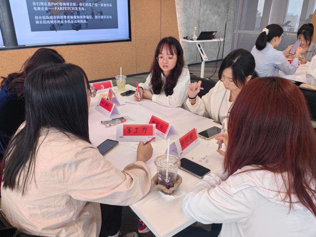 免费观看已满十八岁电视剧动漫版