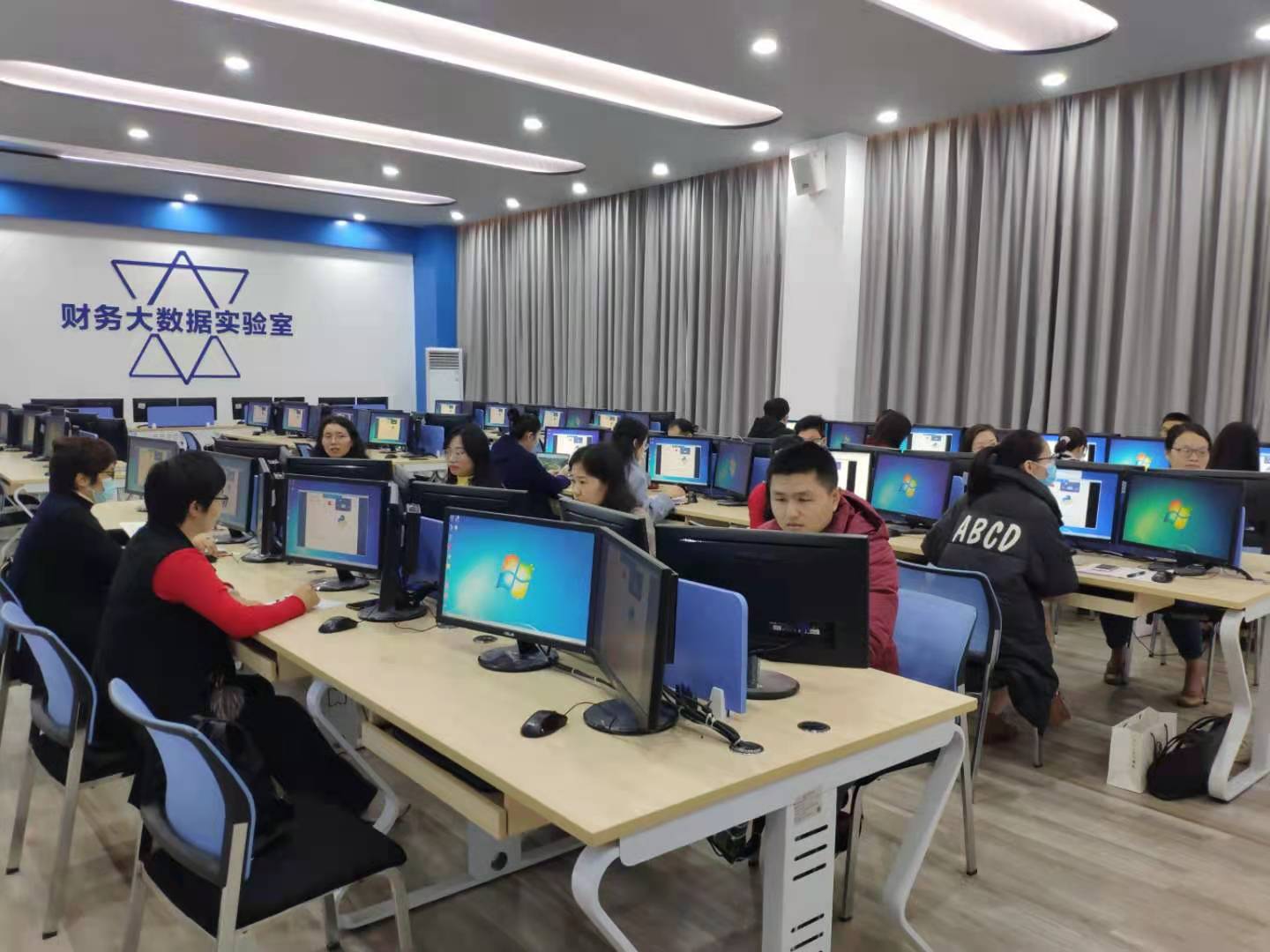 免费观看已满十八岁电视剧动漫版