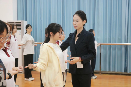 免费观看已满十八岁电视剧动漫版