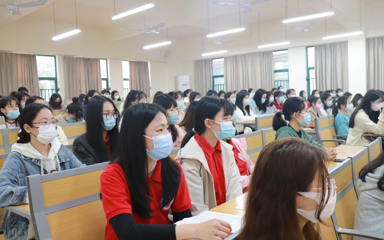 免费观看已满十八岁电视剧动漫版