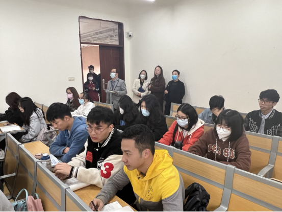 免费观看已满十八岁电视剧动漫版
