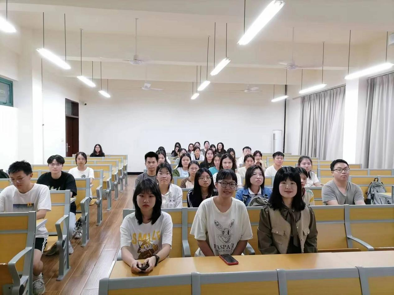 免费观看已满十八岁电视剧动漫版
