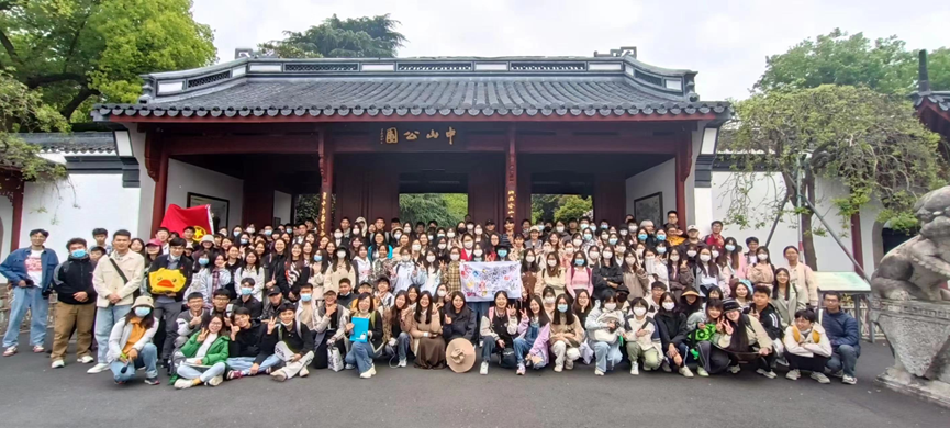 免费观看已满十八岁电视剧动漫版