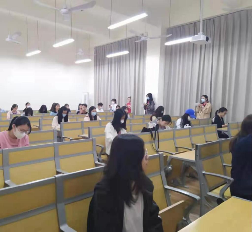 免费观看已满十八岁电视剧动漫版