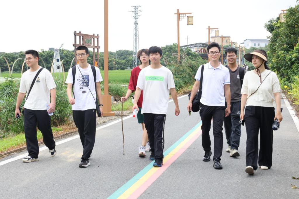 免费观看已满十八岁电视剧动漫版