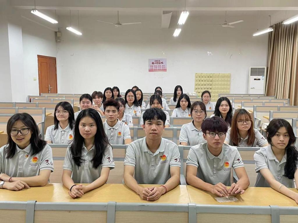 免费观看已满十八岁电视剧动漫版