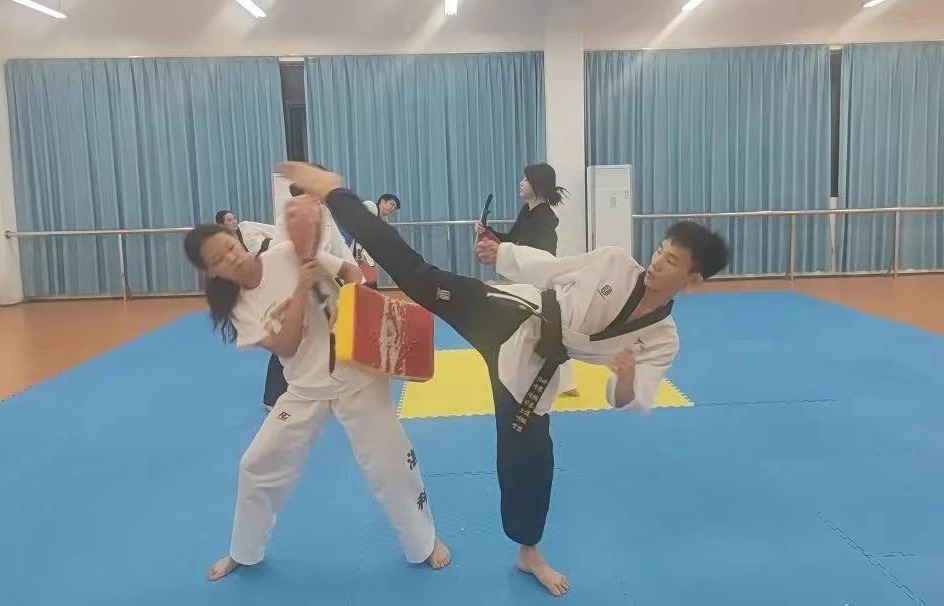 免费观看已满十八岁电视剧动漫版