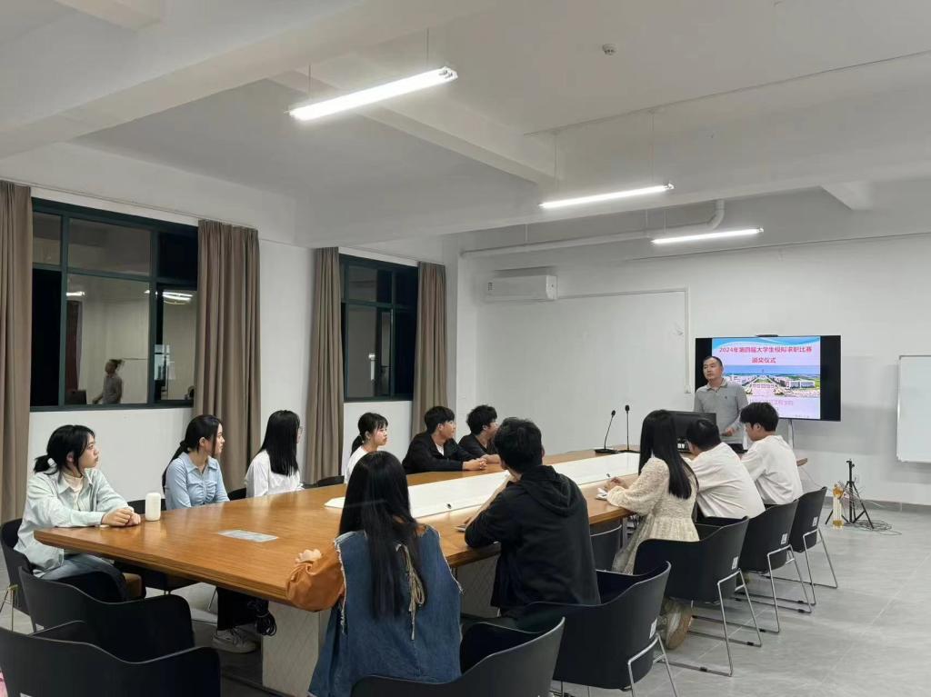 免费观看已满十八岁电视剧动漫版