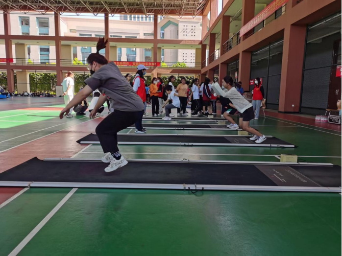 免费观看已满十八岁电视剧动漫版