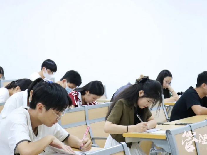 免费观看已满十八岁电视剧动漫版
