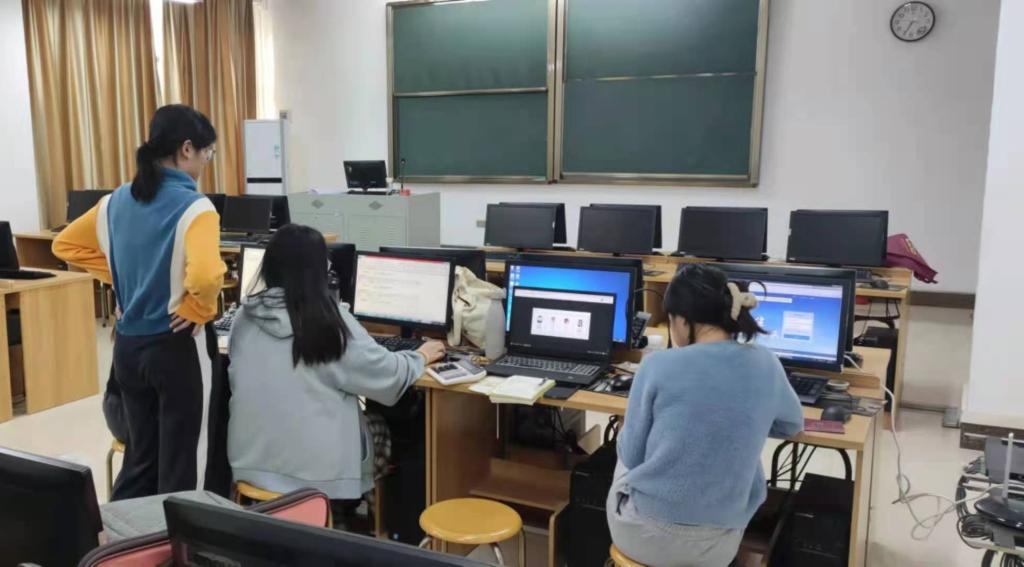 免费观看已满十八岁电视剧动漫版