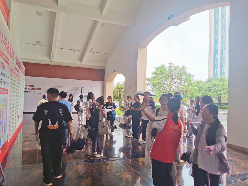 免费观看已满十八岁电视剧动漫版