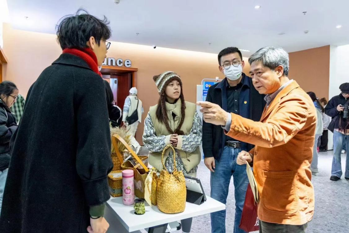 免费观看已满十八岁电视剧动漫版