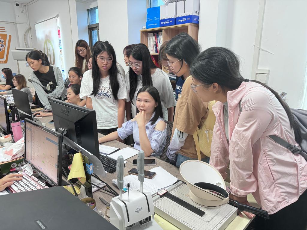 免费观看已满十八岁电视剧动漫版