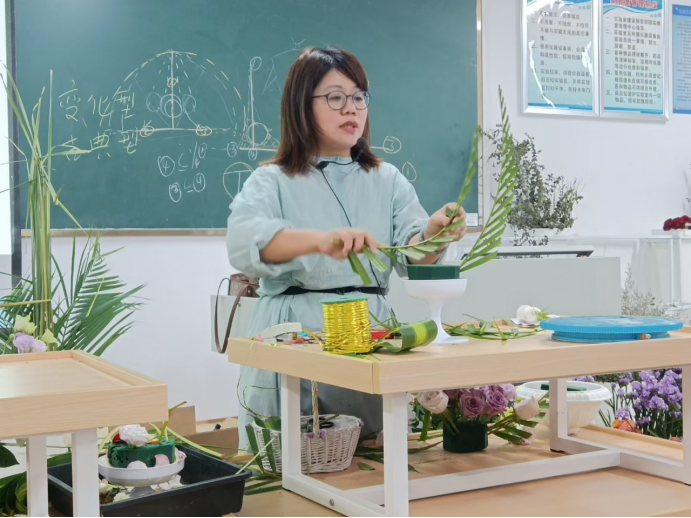 免费观看已满十八岁电视剧动漫版
