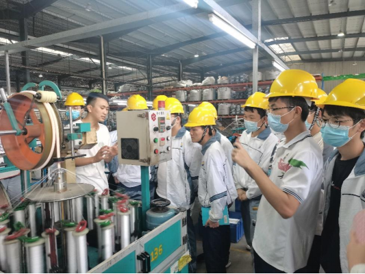 免费观看已满十八岁电视剧动漫版