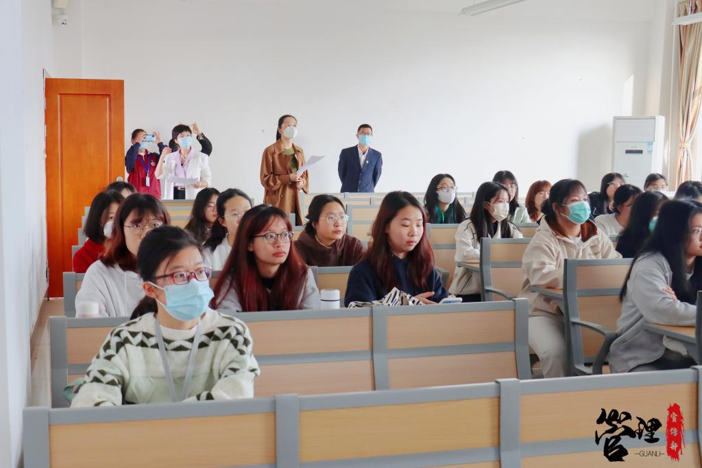 免费观看已满十八岁电视剧动漫版