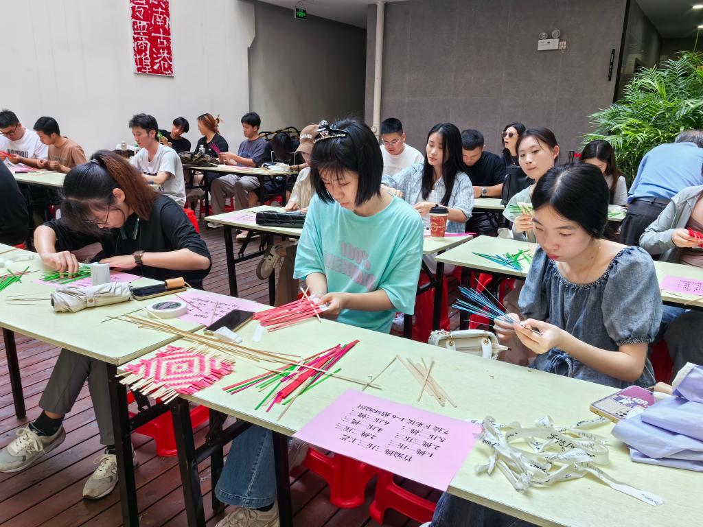 免费观看已满十八岁电视剧动漫版