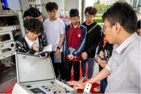 免费观看已满十八岁电视剧动漫版