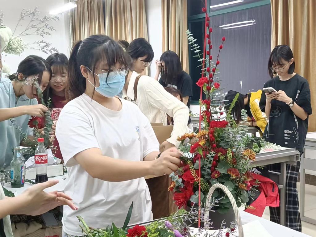 免费观看已满十八岁电视剧动漫版