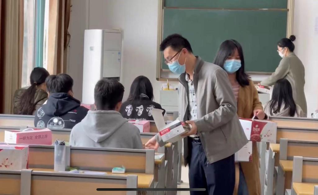 免费观看已满十八岁电视剧动漫版