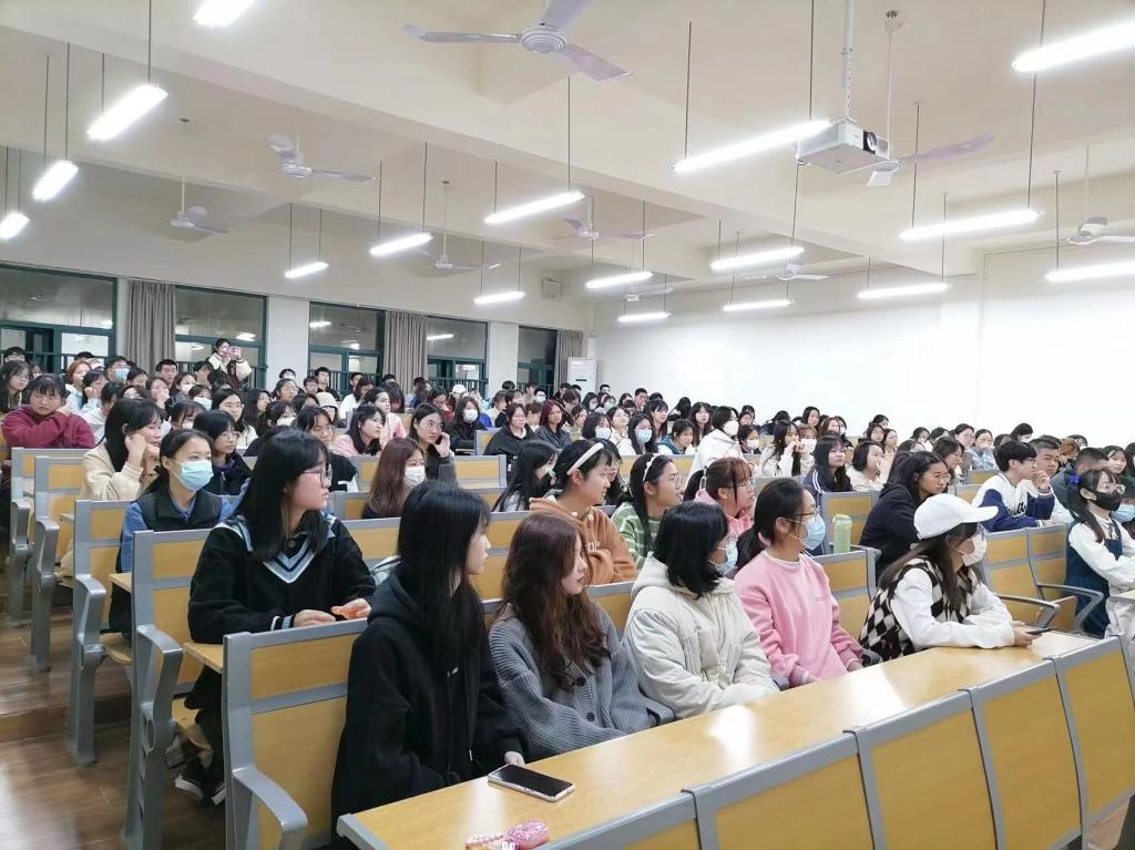 免费观看已满十八岁电视剧动漫版