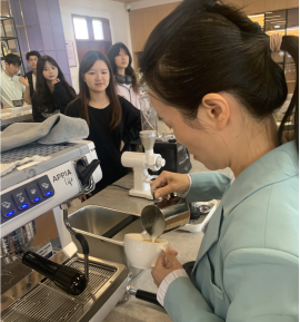 免费观看已满十八岁电视剧动漫版