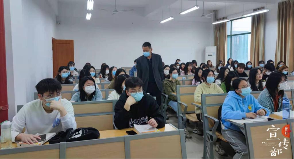 免费观看已满十八岁电视剧动漫版