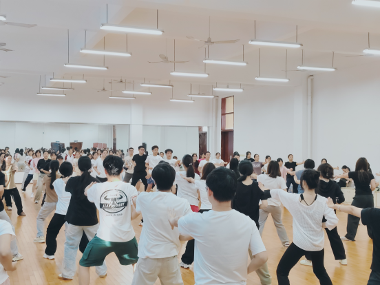 免费观看已满十八岁电视剧动漫版