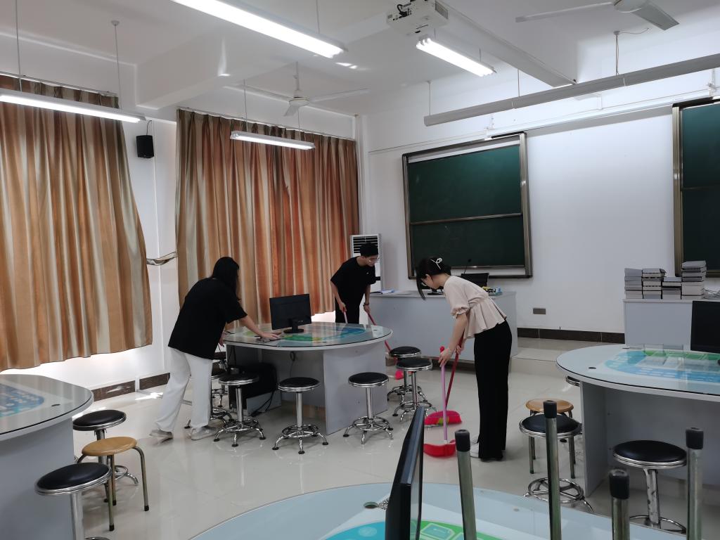 免费观看已满十八岁电视剧动漫版