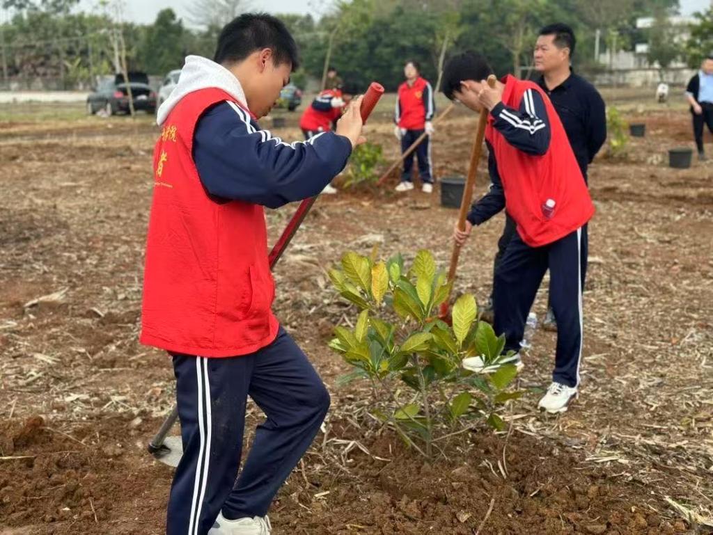 免费观看已满十八岁电视剧动漫版