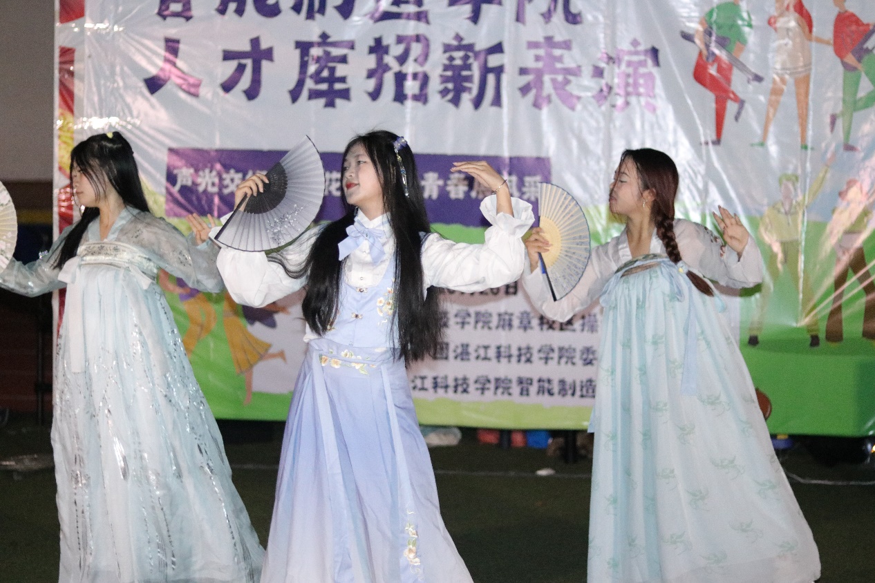 免费观看已满十八岁电视剧动漫版