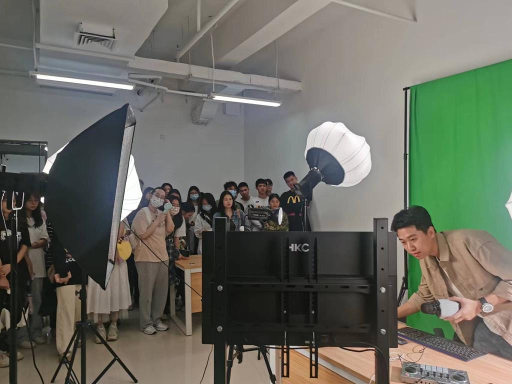免费观看已满十八岁电视剧动漫版