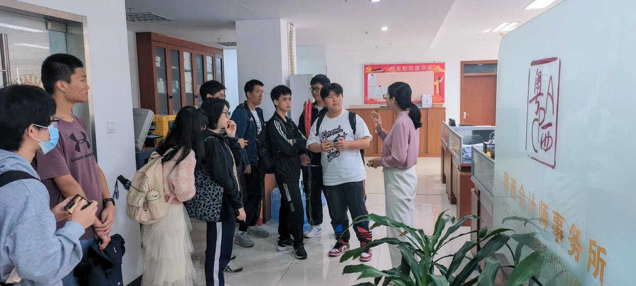 免费观看已满十八岁电视剧动漫版