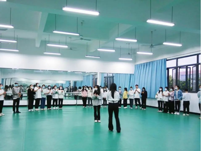 免费观看已满十八岁电视剧动漫版