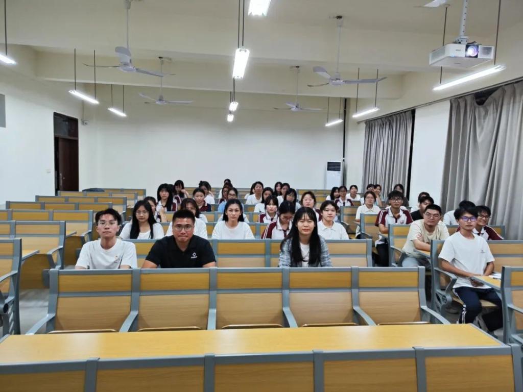 免费观看已满十八岁电视剧动漫版