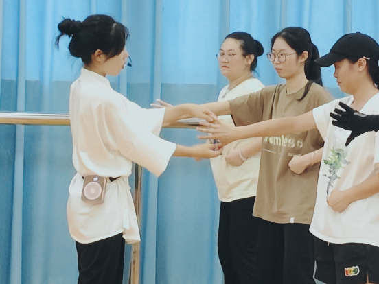 免费观看已满十八岁电视剧动漫版