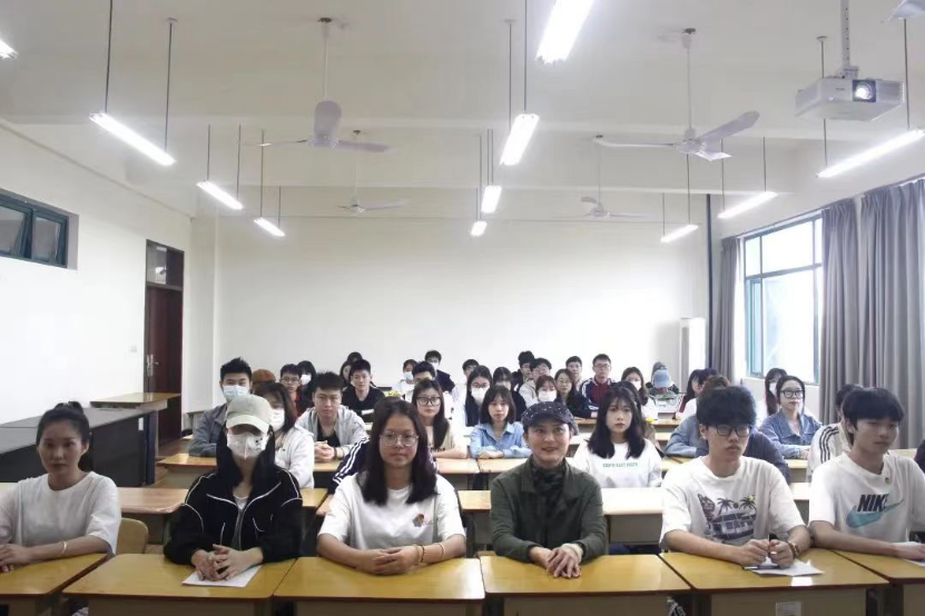免费观看已满十八岁电视剧动漫版