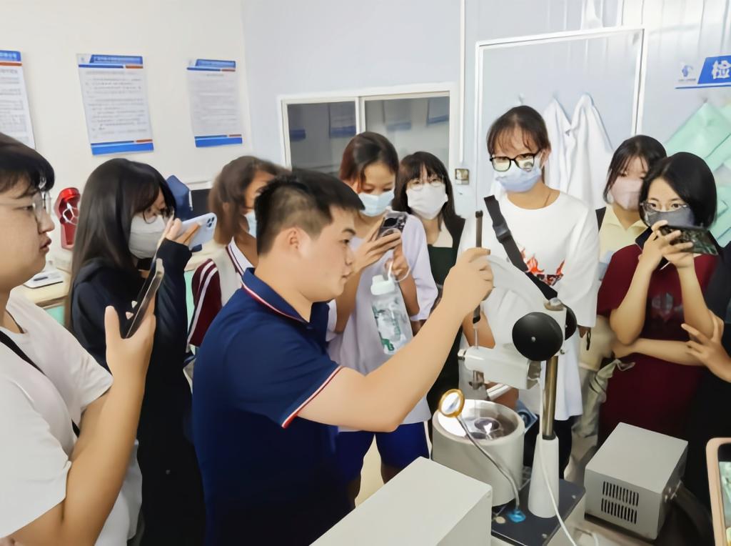 免费观看已满十八岁电视剧动漫版