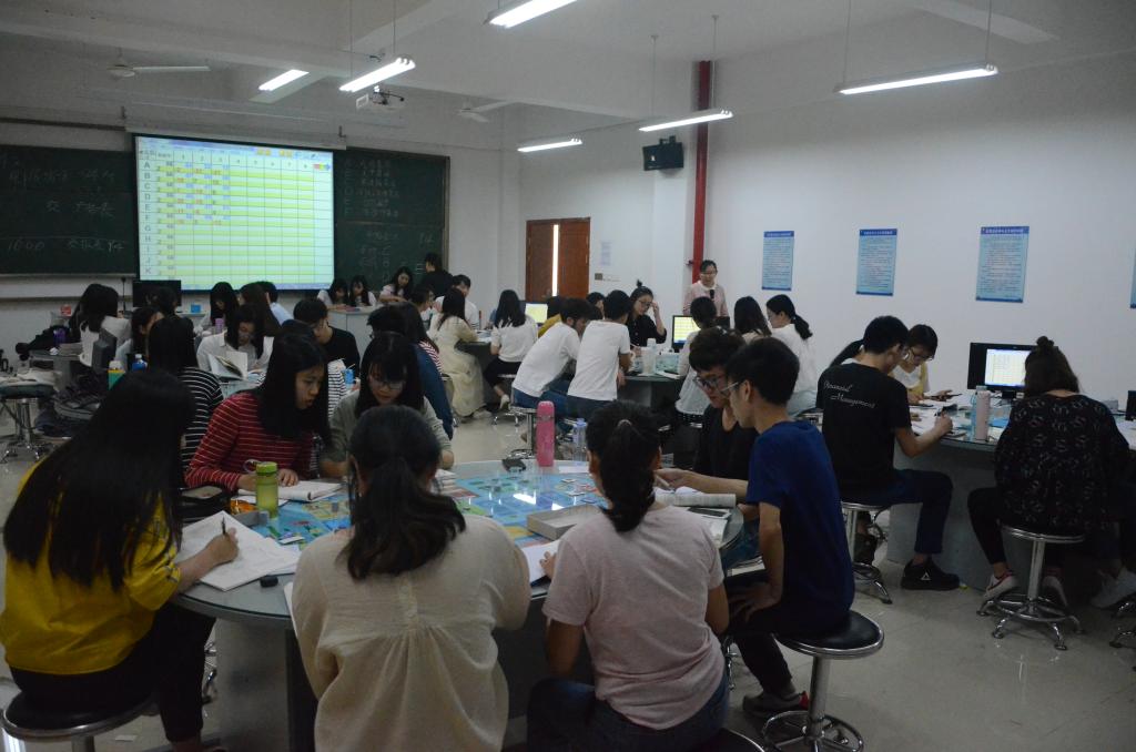 免费观看已满十八岁电视剧动漫版