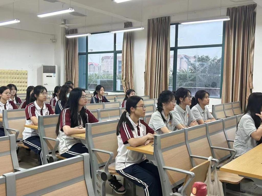 免费观看已满十八岁电视剧动漫版