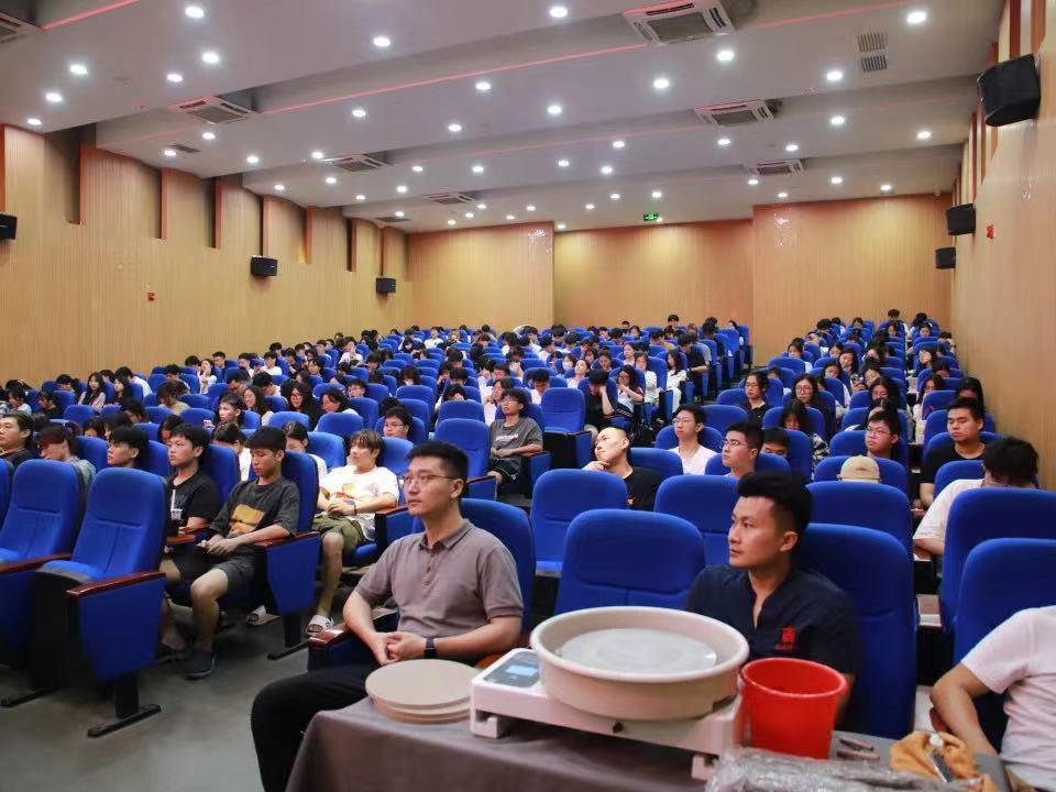 免费观看已满十八岁电视剧动漫版