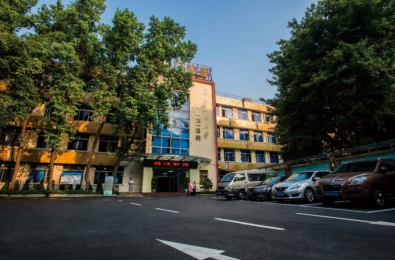 免费观看已满十八岁电视剧动漫版