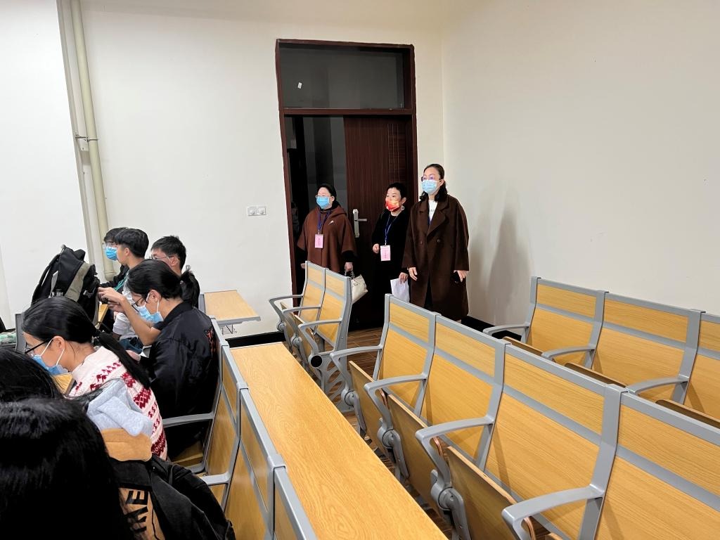 免费观看已满十八岁电视剧动漫版