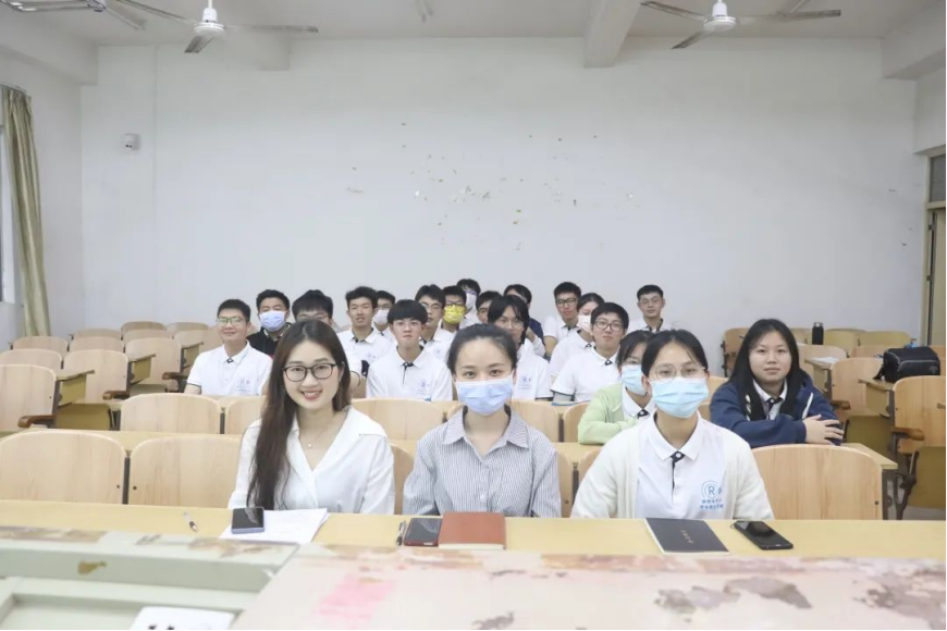 免费观看已满十八岁电视剧动漫版