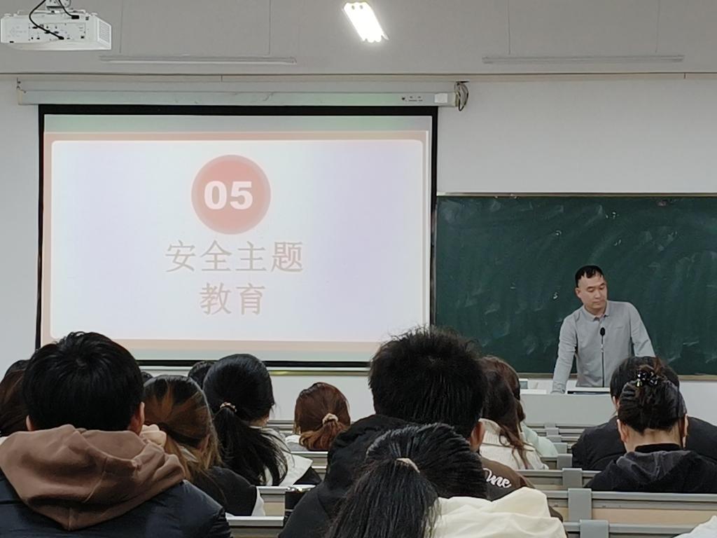 免费观看已满十八岁电视剧动漫版