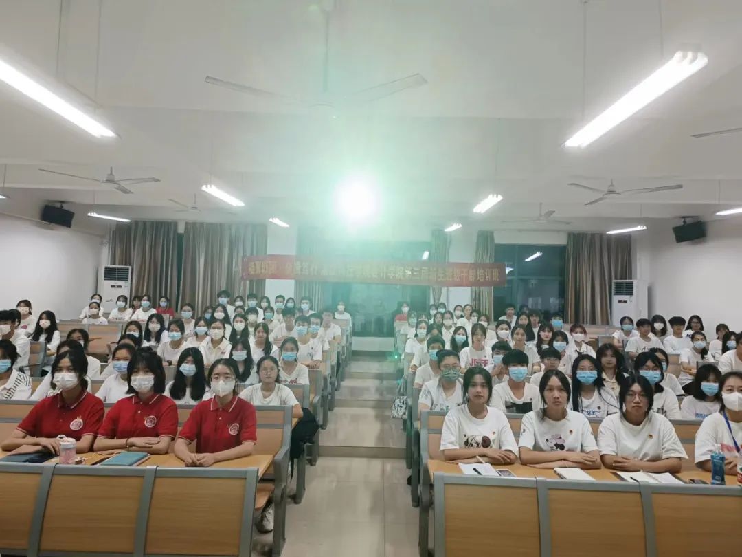 免费观看已满十八岁电视剧动漫版