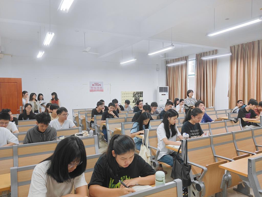 免费观看已满十八岁电视剧动漫版
