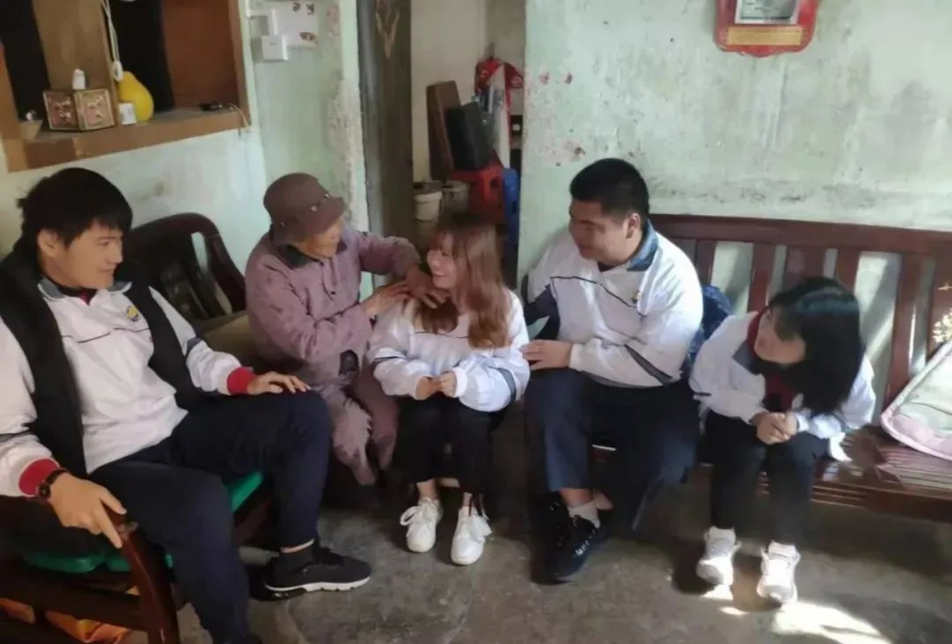 免费观看已满十八岁电视剧动漫版